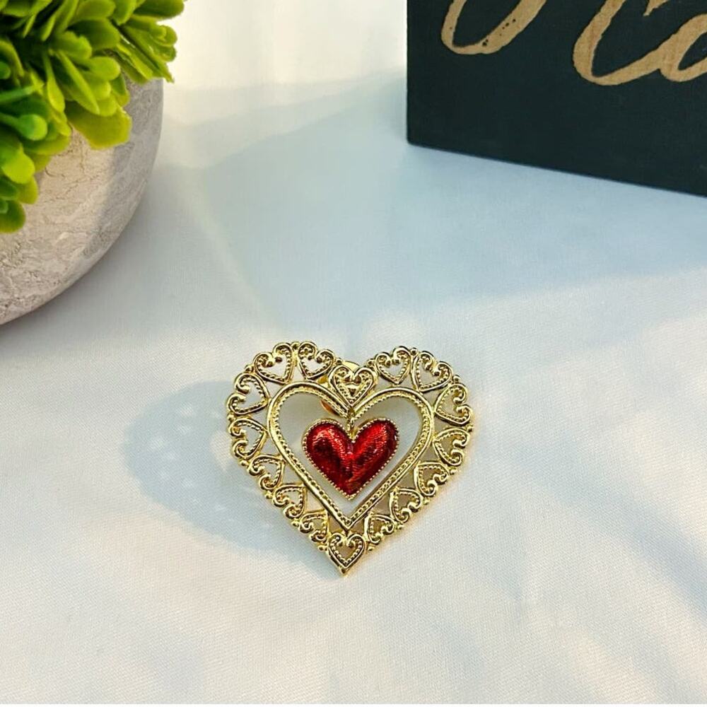 VINTAGE Fashion Costume Gold Red Heart Shaped Pin